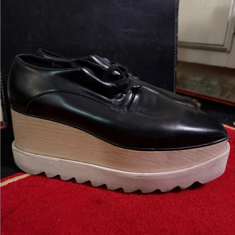 Stella McCartney $895 Elyse faux glossed leather platform brogues - Picture 2 of 5